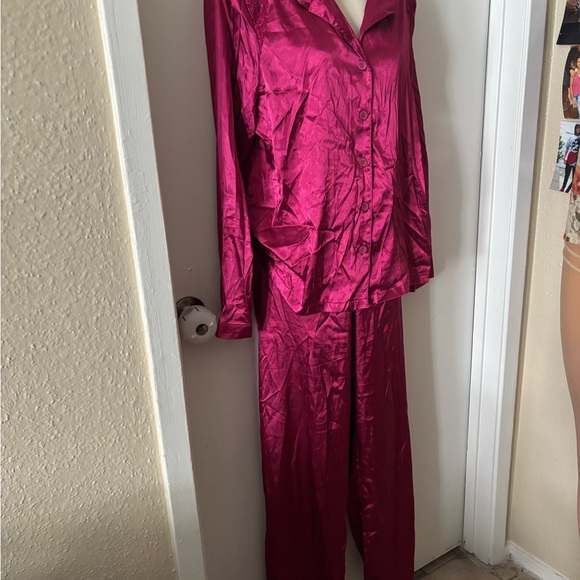Jones New York Vintage Vibrant Pink Satin Pajama Set - Picture 1 of 8
